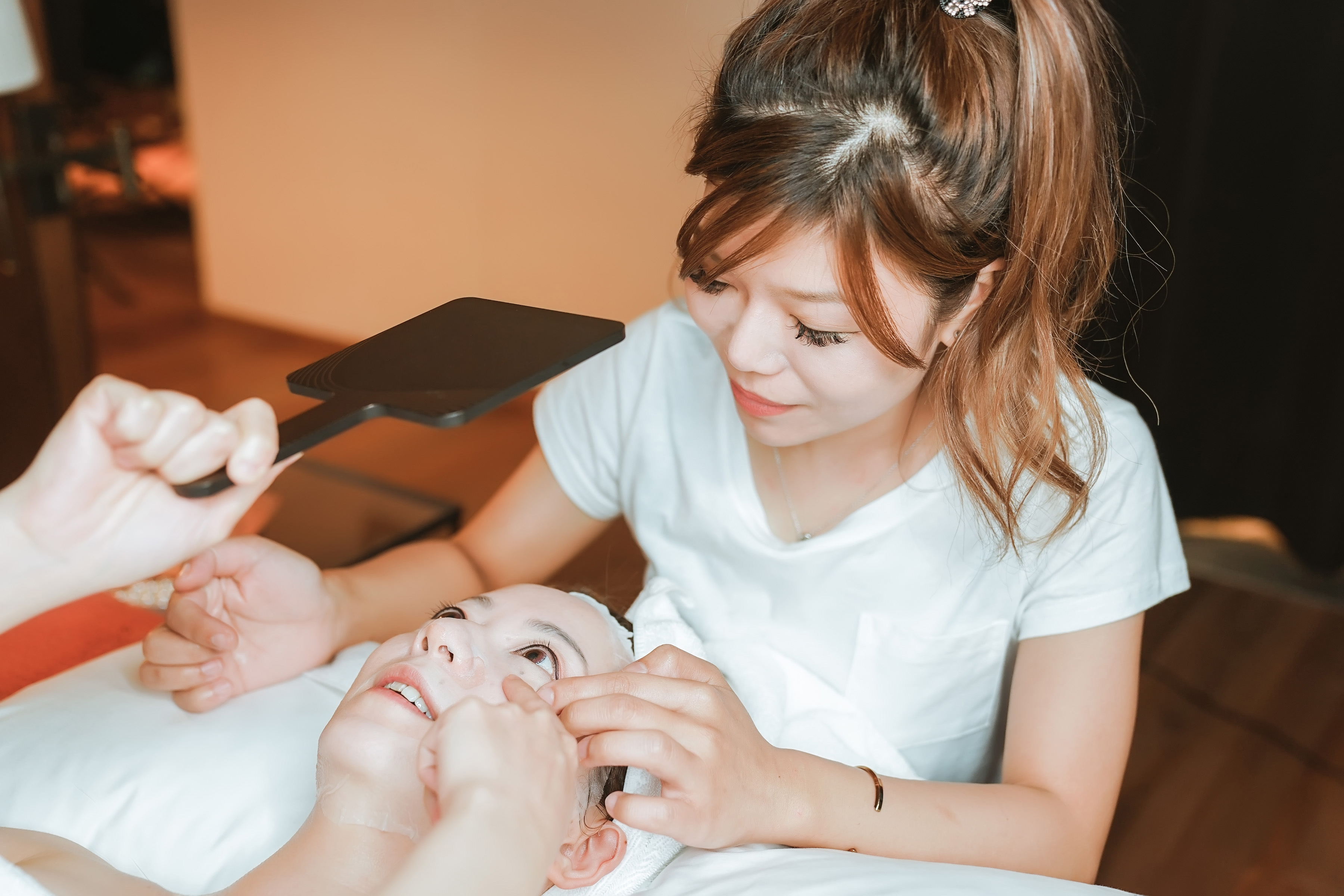 給朱莉一次機會，讓您感受從頭到尾的容光煥發！